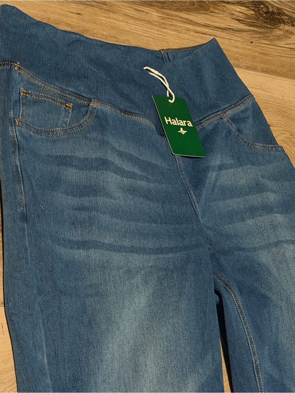 Halara Flex Crossover High Waisted Tummy Control Casual Straight Leg Size Med - Picture 3 of 4